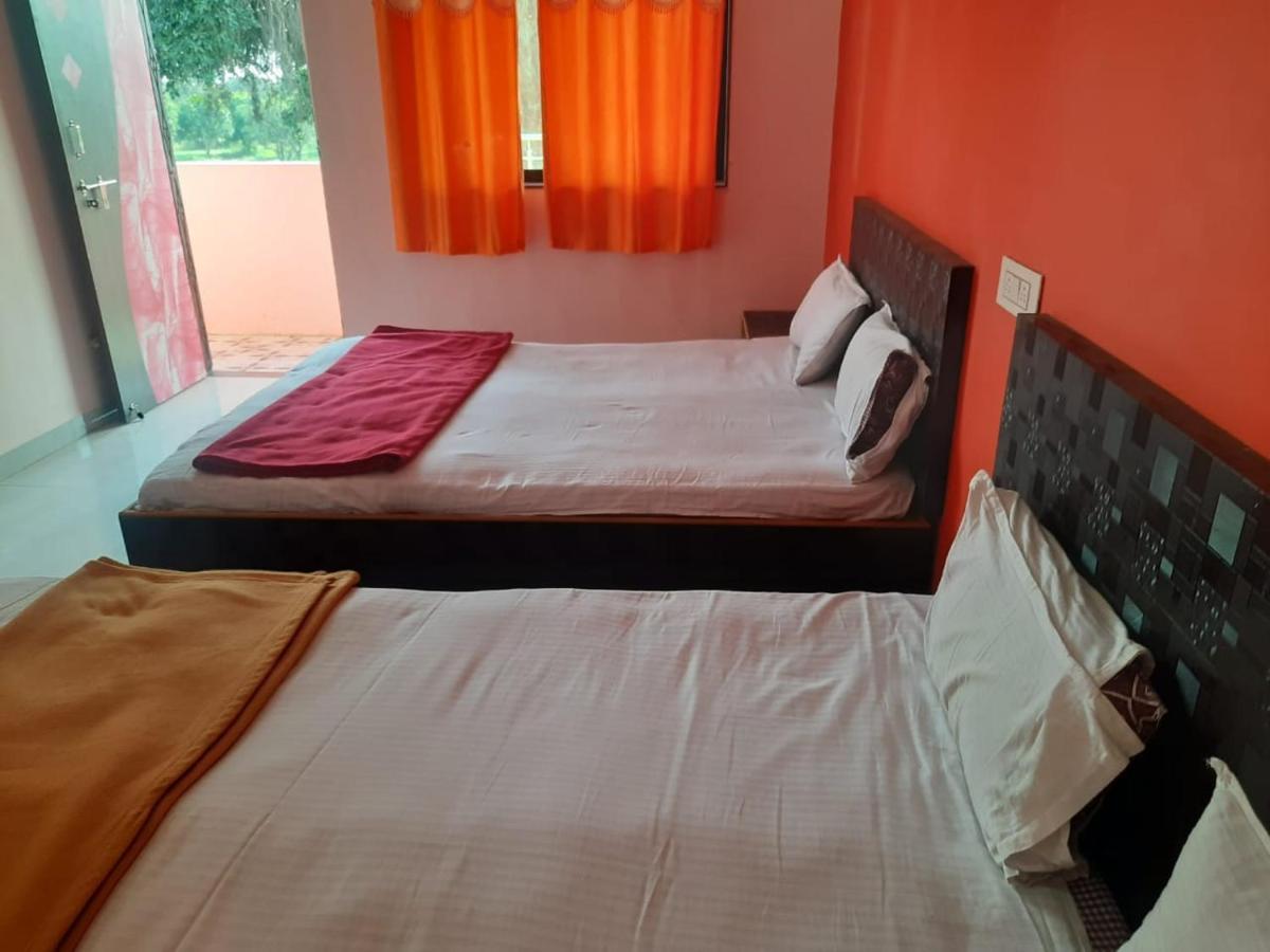 Hotel Nisarg Lodging And Restaurant Evrengabad Dış mekan fotoğraf