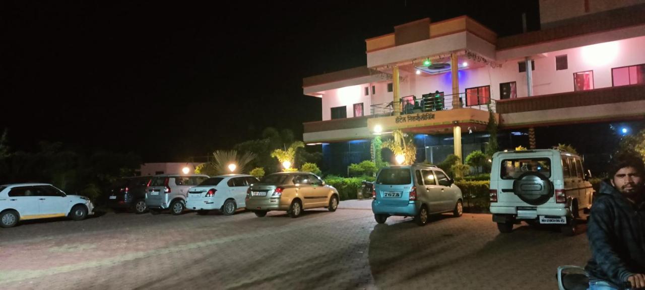 Hotel Nisarg Lodging And Restaurant Evrengabad Dış mekan fotoğraf
